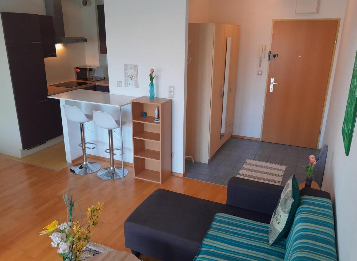 Serviced Apartment With Sunny Balcony ウィーン エクステリア 写真